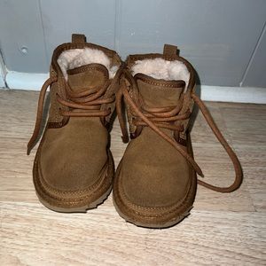 Boy UGG boots size 9T